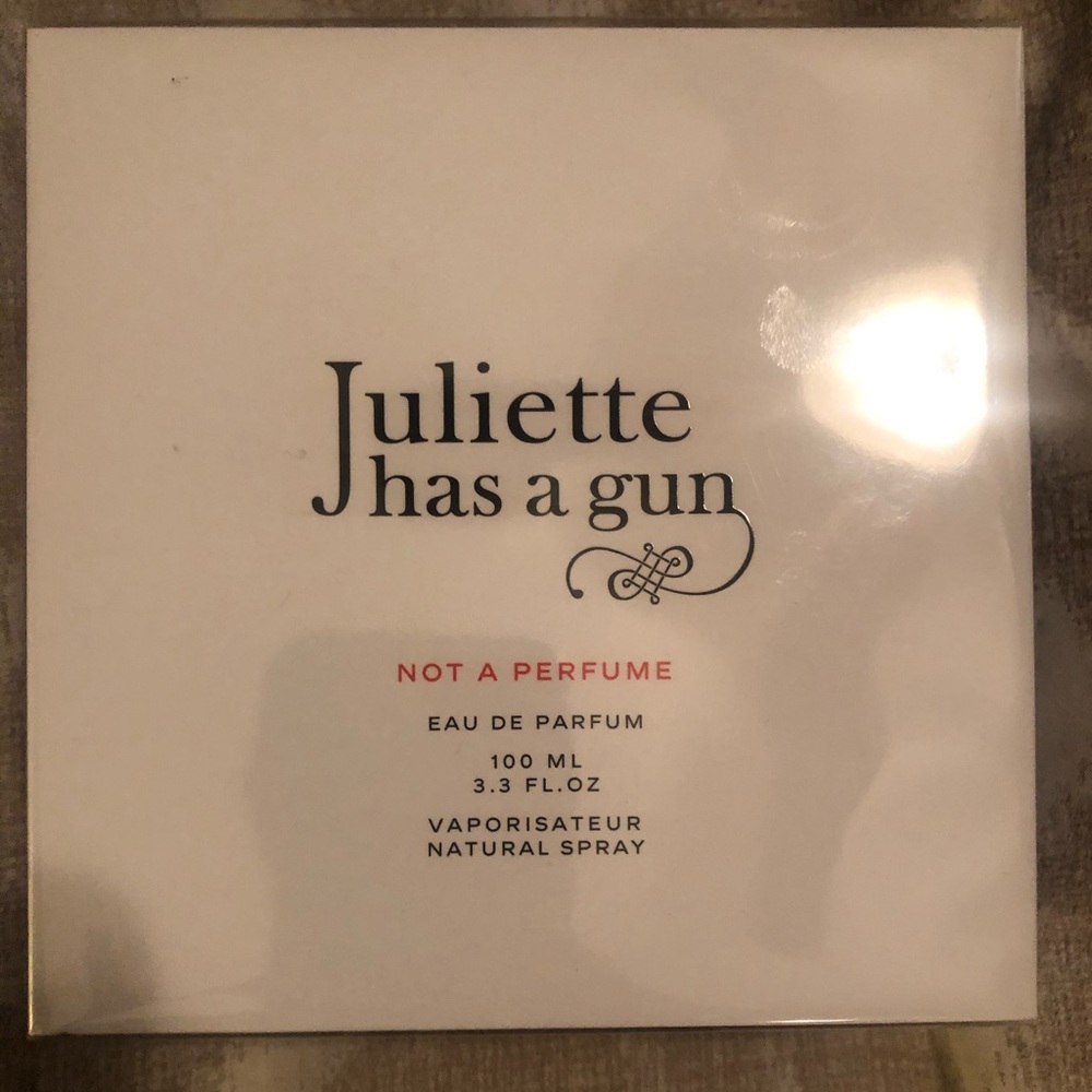 Juliette has a gun